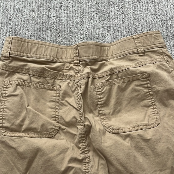 White Stag Woman Tan Color Skort SZ 4 - Picture 6 of 9